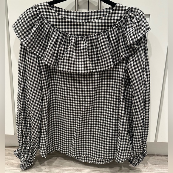 Zara Black & White Gingham Long Sleeve Top - Ruffle Plaid Neckline
MEDIUM - Picture 4 of 14
